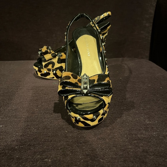 Heels - Picture 7 of 11